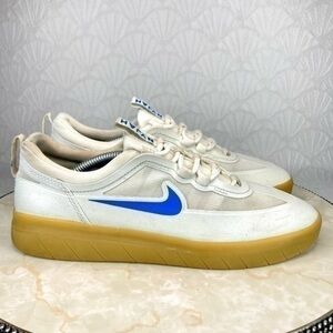 Nike SB Nyjah Free 2 Sneakers Womens Size 8 White Blue Gum Soles Athletic Shoes